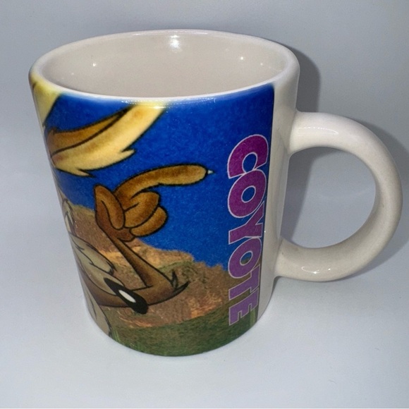 1996 Vintage Cartoon Mug Loony Tunes Wilee Coyote 10oz Speed Runner - Picture 3 of 15